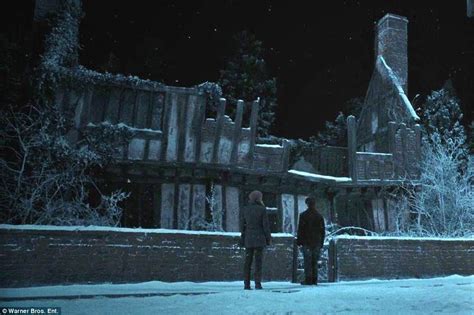 Godric's Hollow .